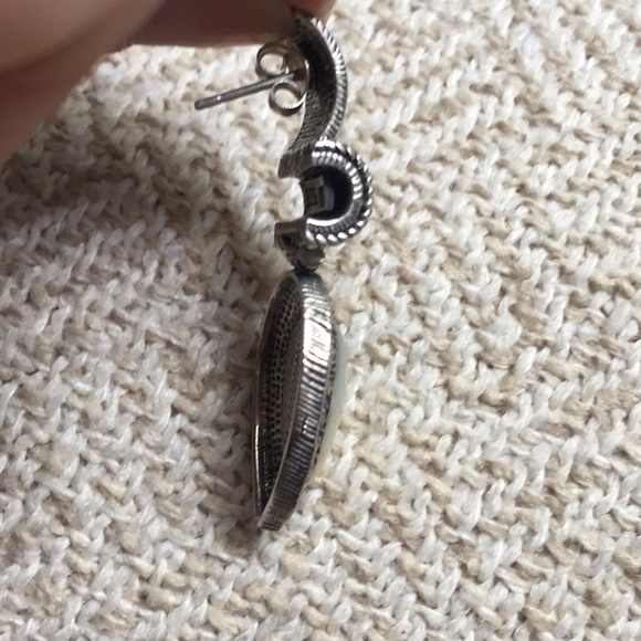 Sterling silver & and mother of pearl earrings 2” pierced earrings. Gorgeous! - Picture 4 of 4